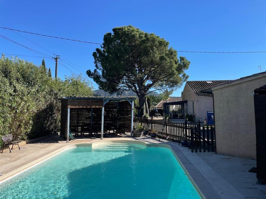 Coustellet Avec Vue Sur Le Luberon Villa Robion en Luberon